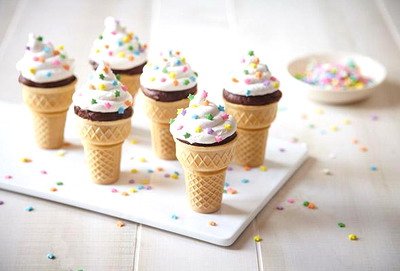 עוגה בגביע גלידה