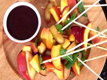 מרשמלו ופירות במטבל שוקולד