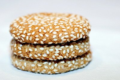 עוגיות שקדים ושומשום ללא גלוטן